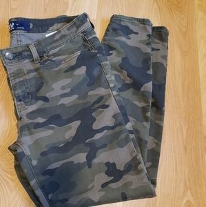 GAP Camo Legging
